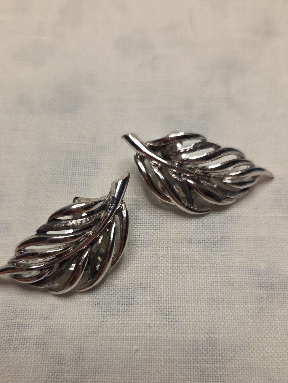 MARBOUX Vintage 1950 Silver Leaf Clip-on Earrings  Earrings